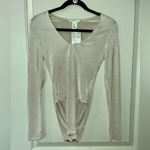 H&M Shimmering Cream Long Sleeve Bodysuit